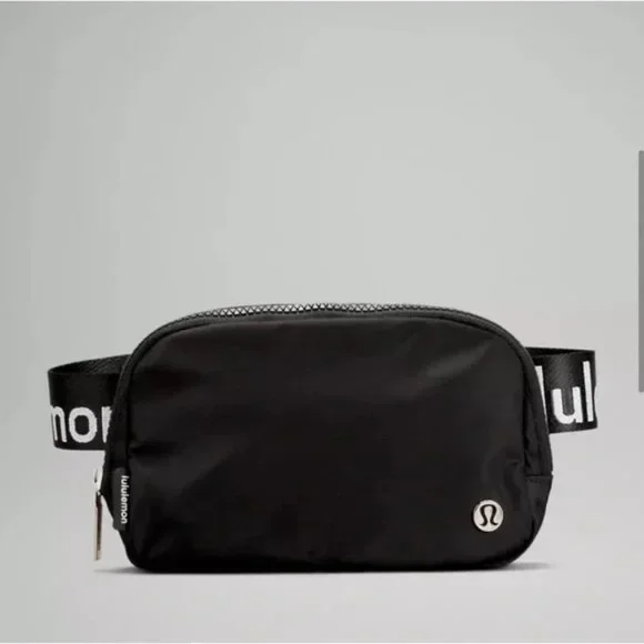 *LAST ONE* Lululemon Everywhere Belt Bag in Wordmark - Picture 1 of 11